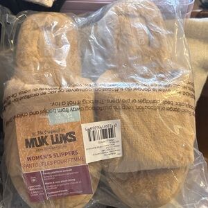 Muk Luks Women's Soft Beige Slippers